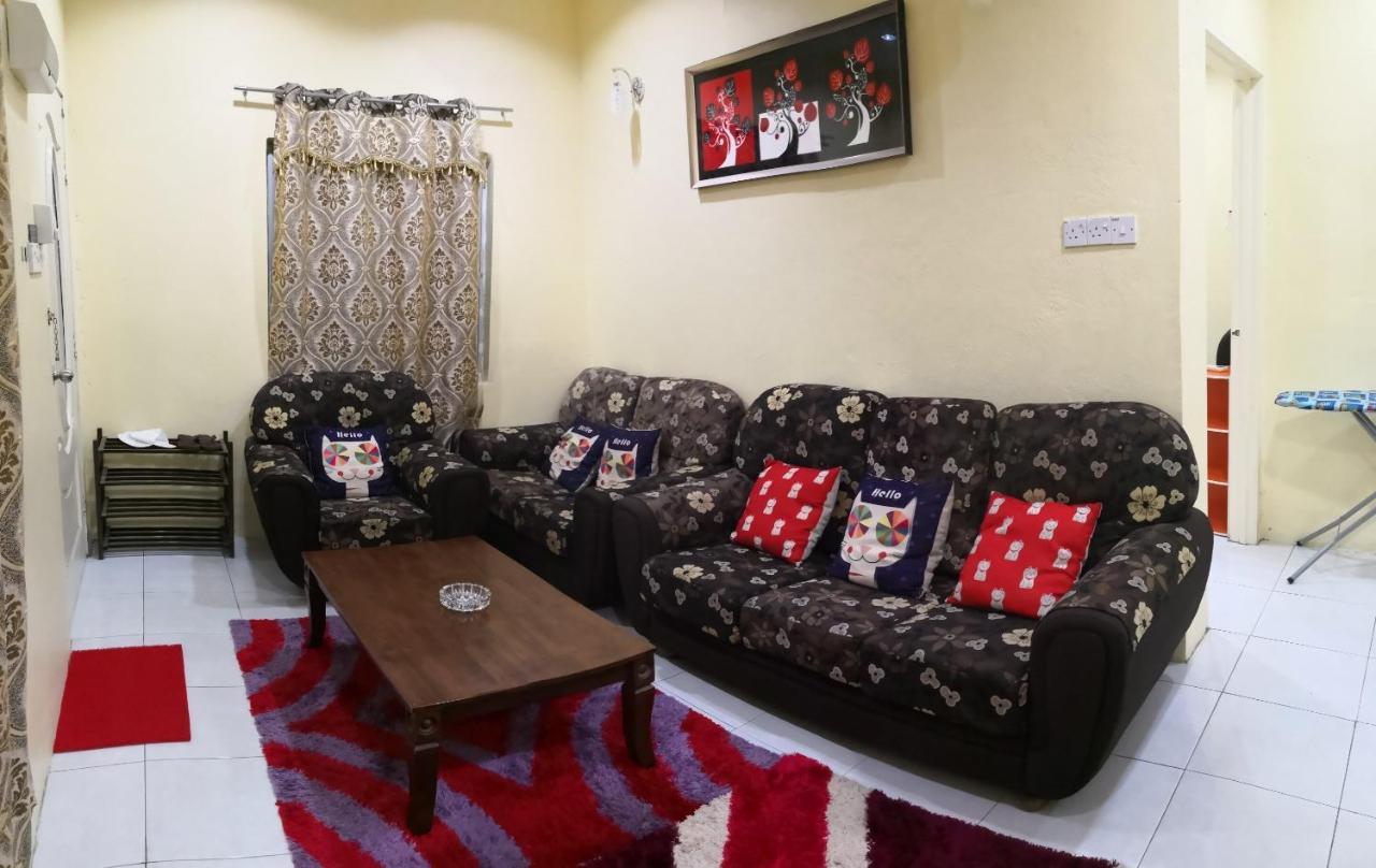 Oyo Home 90308 Chily Guest House Лангкаві Екстер'єр фото
